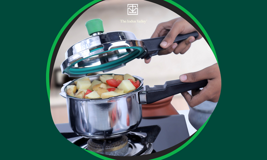 How To Close & Open Tri-Ply Stainless Steel Outer Lid Pressure Cooker?