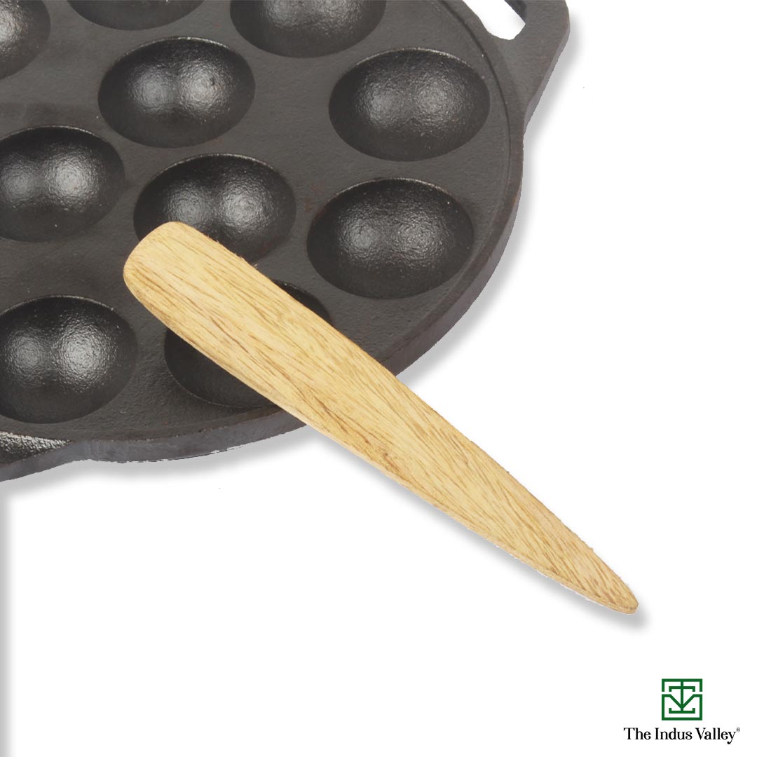 wooden handle spatula